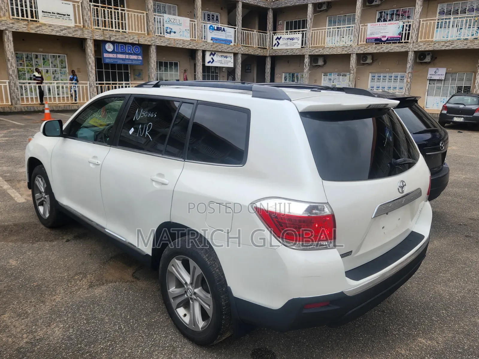 Toyota Highlander Plus 3.5L 4WD 2013 White