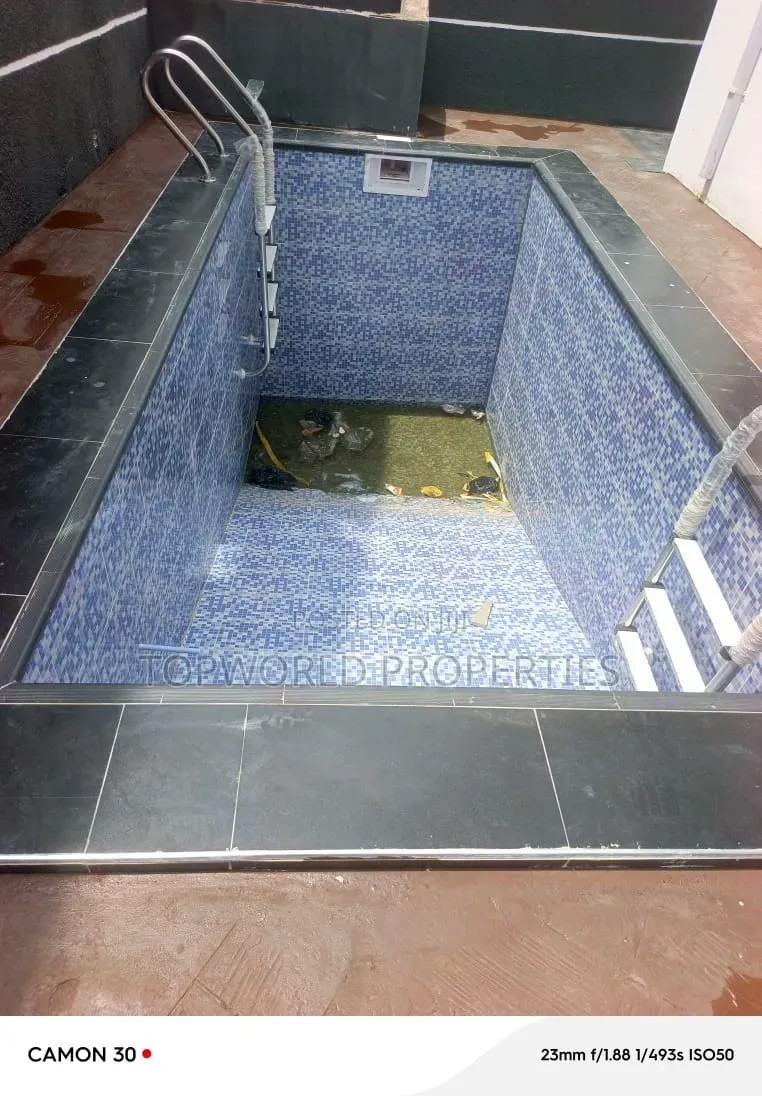 5bdrm Duplex in Magodo Gra Phase 1 for sale