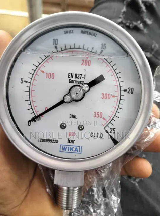 Pressure Gauge With Oil Face