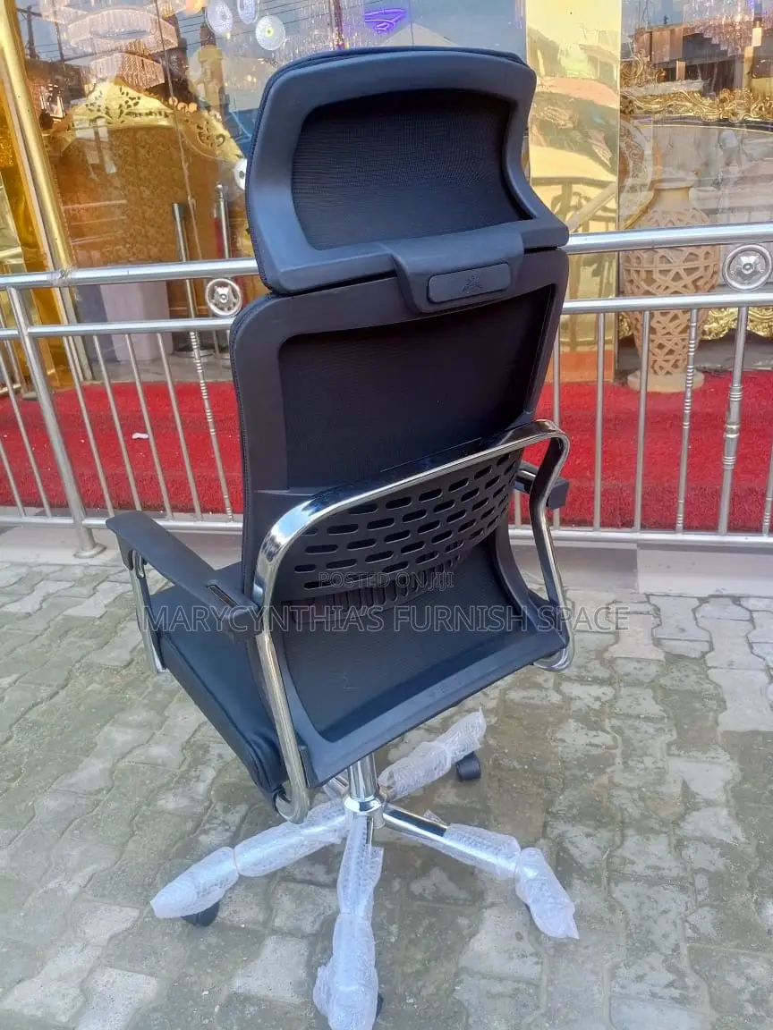 Executive Office Chair – Comfort Meets Professional Style