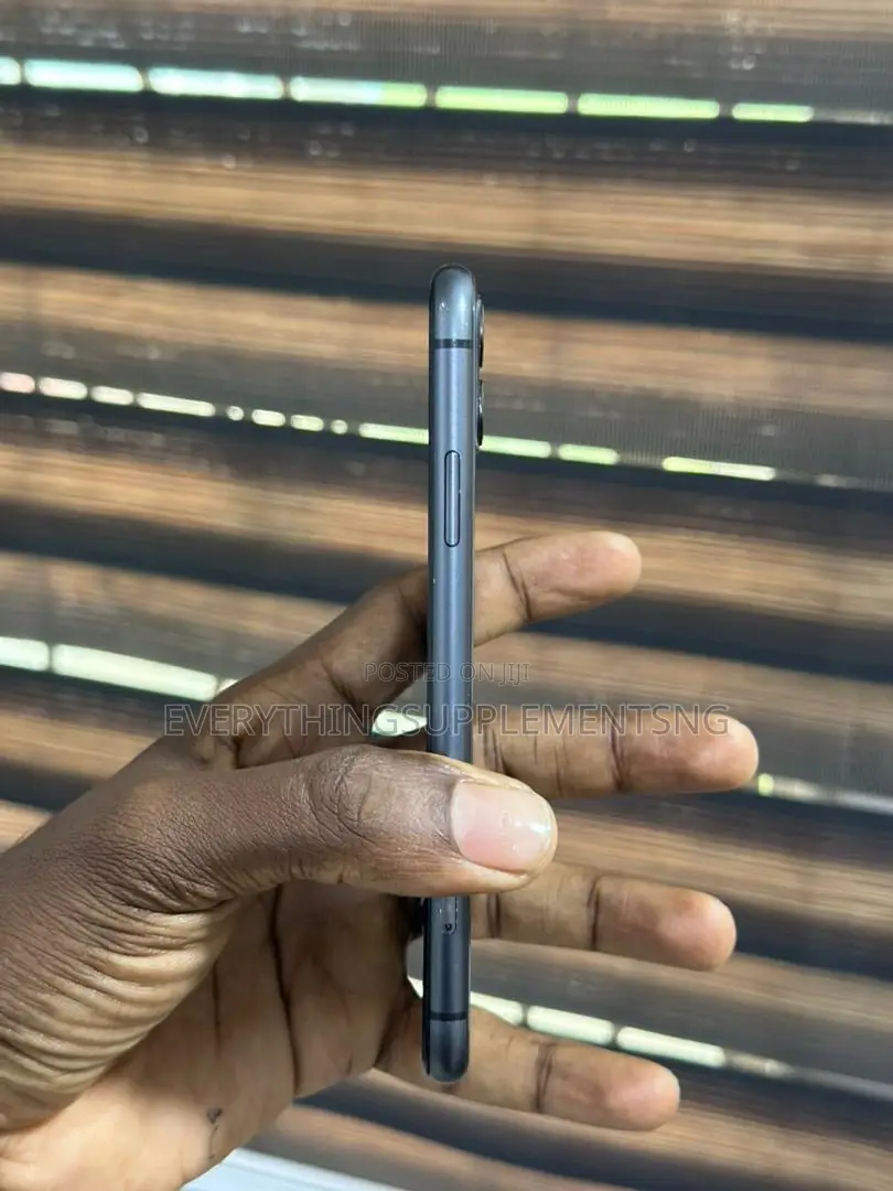 Apple iPhone 11 64 GB Black