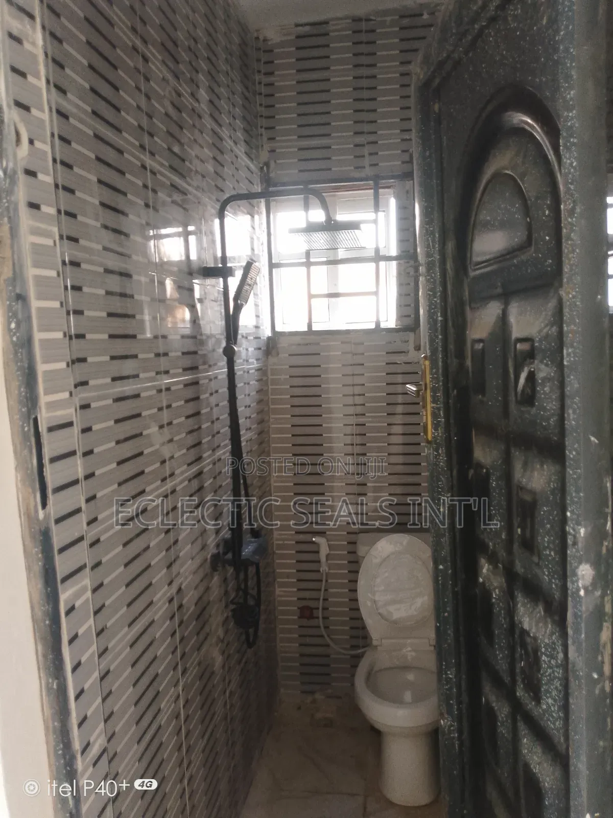 Mini Flat in Eclectic Seals, Sabon Lugbe for rent