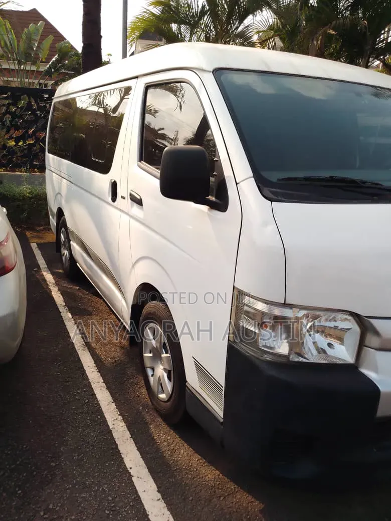Toyota HiAce 2008 White