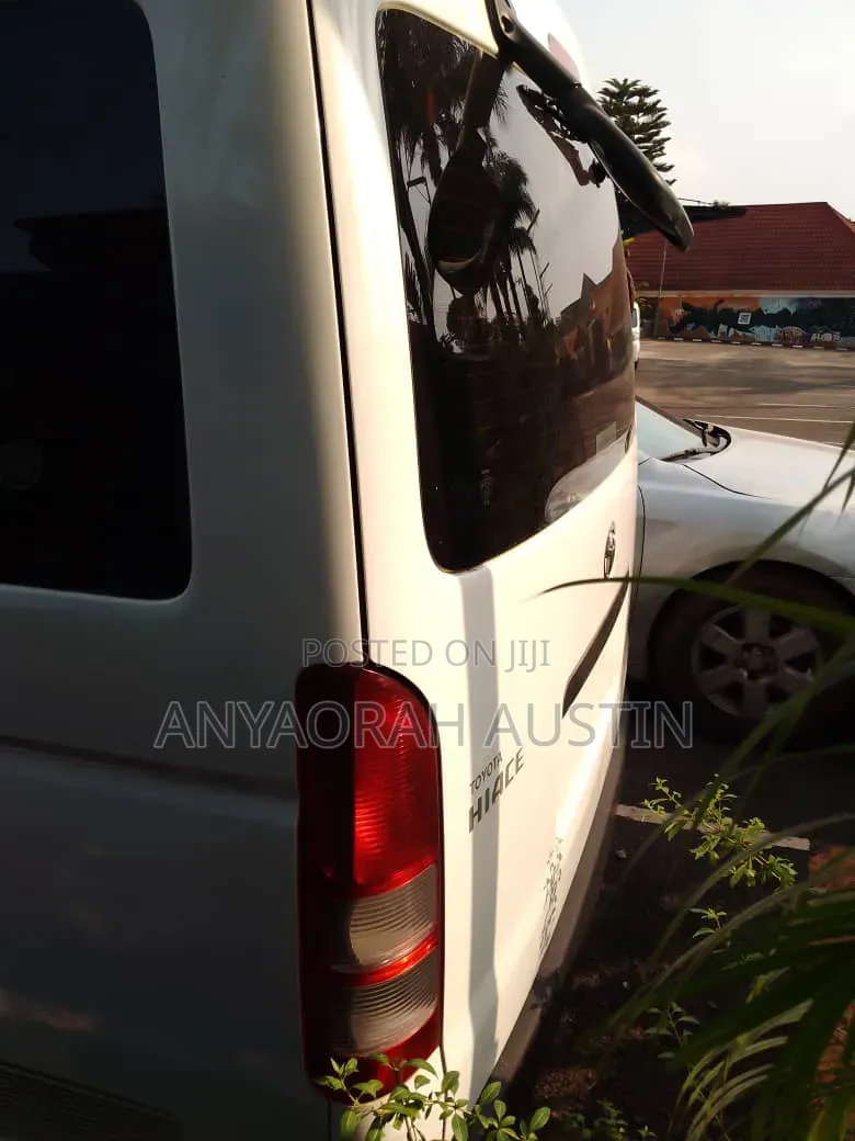 Toyota HiAce 2008 White