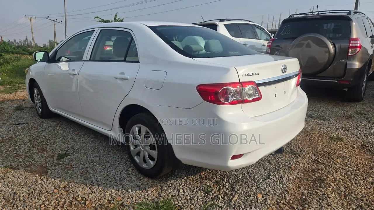 Toyota Corolla LE 4dr Sedan (1.8L 4cyl 4A) 2011 White
