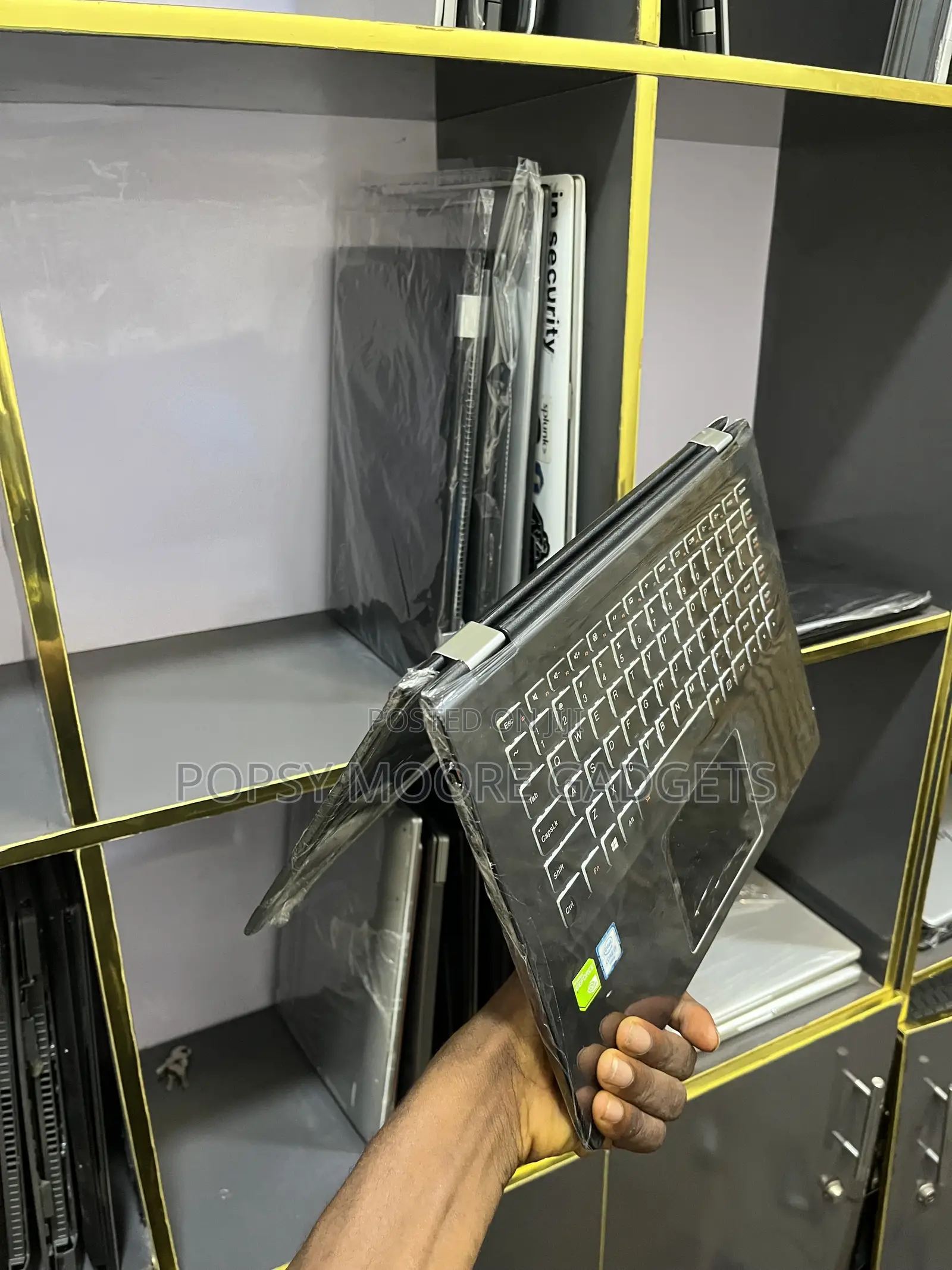 Laptop Lenovo Yoga 700 8GB Intel Core i7 SSD 128GB