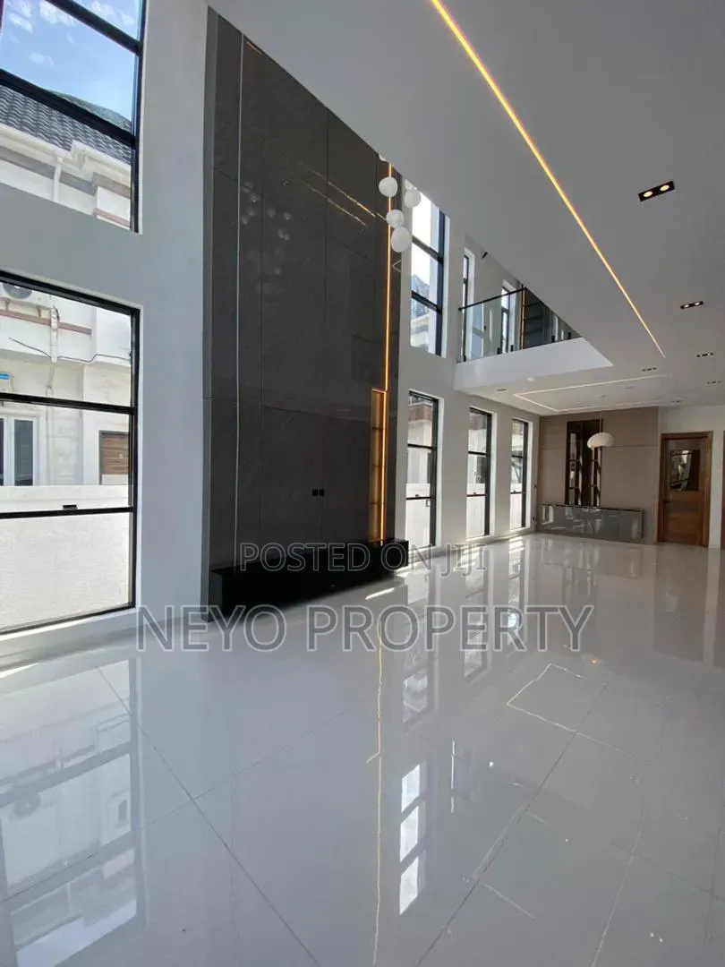 Furnished 5bdrm Duplex in Lekki County, Ikota for sale