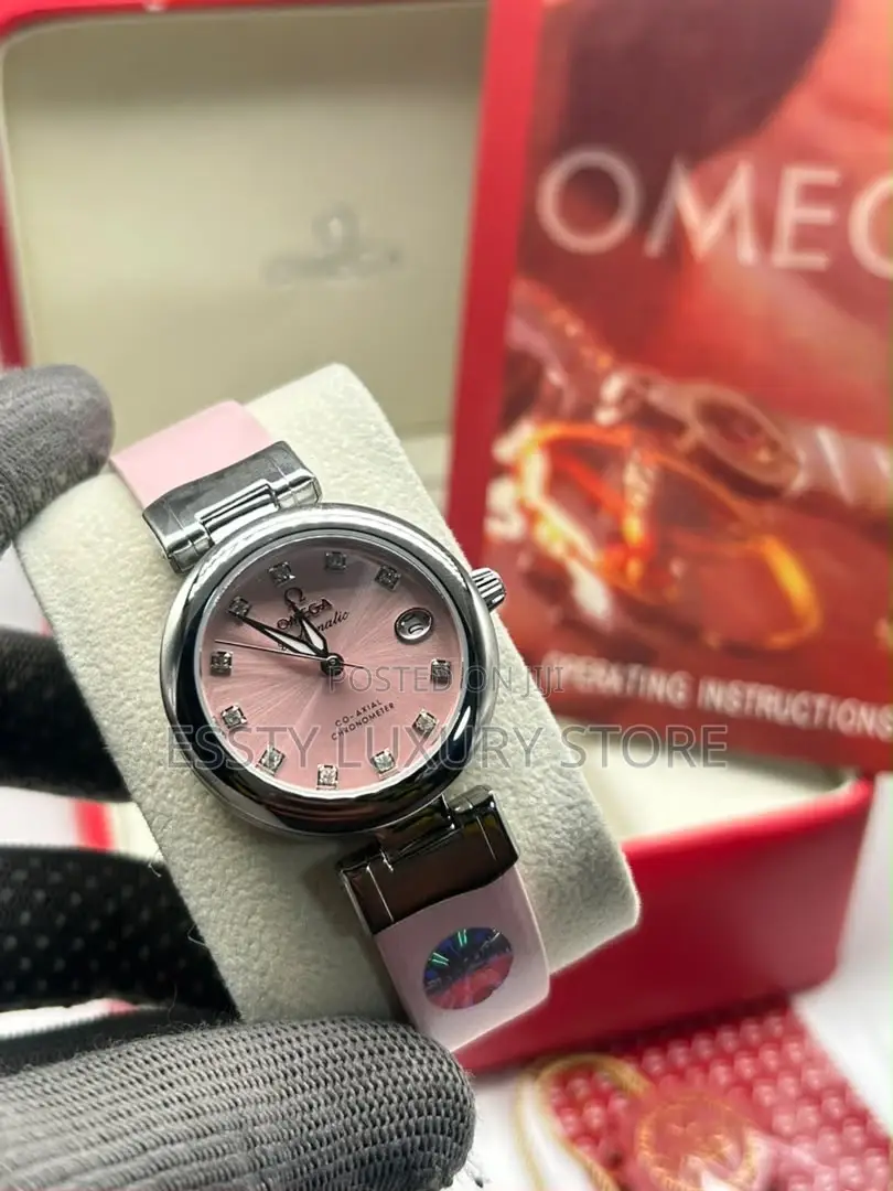 Omega Quality Luxury Female Rubber Wristwatch