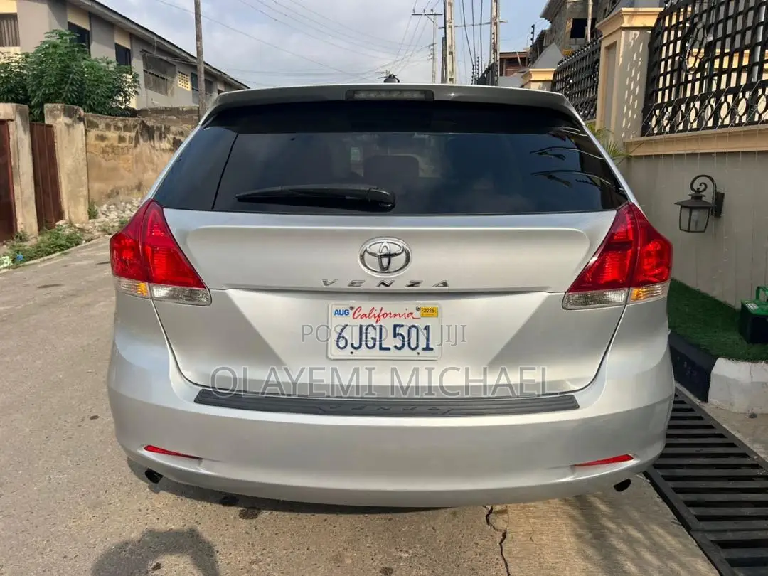 Toyota Venza V6 AWD 2010 Silver