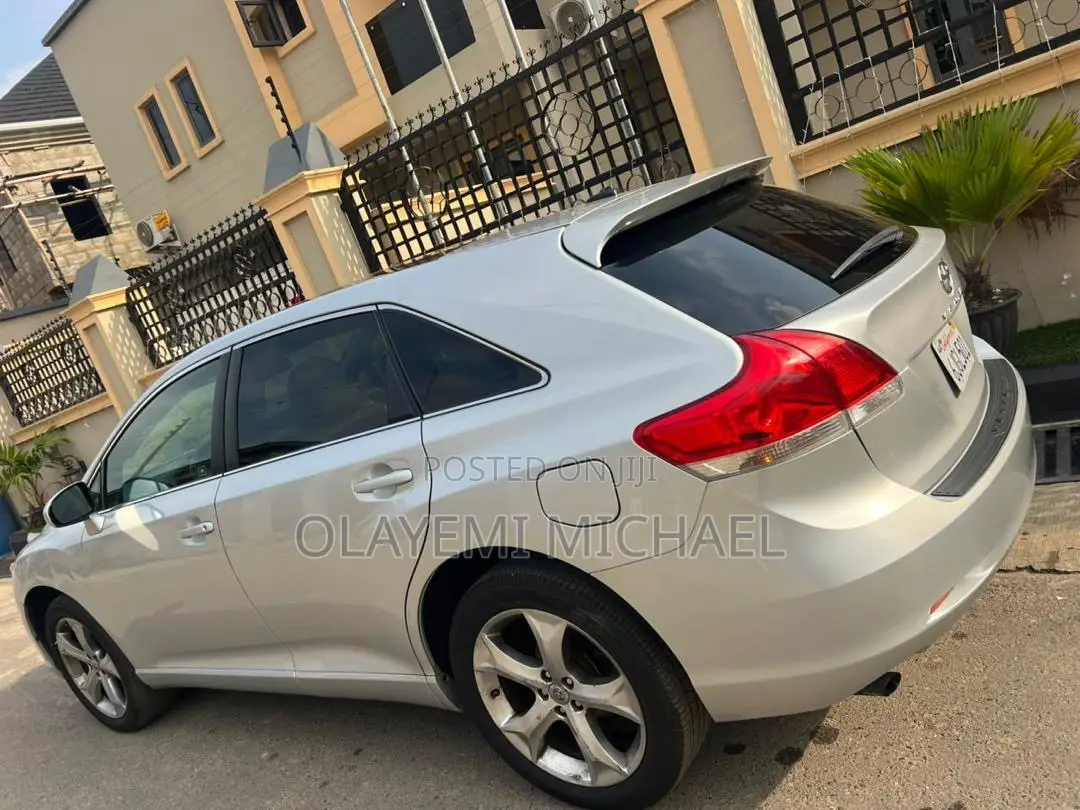 Toyota Venza V6 AWD 2010 Silver
