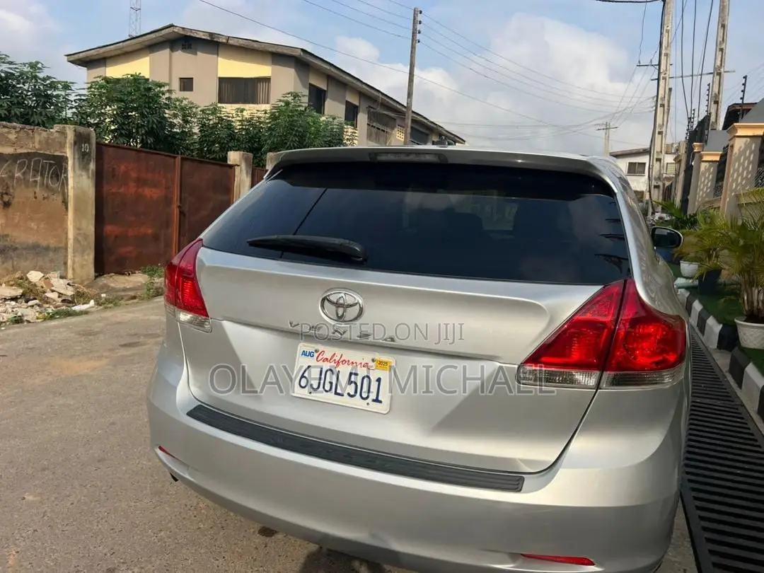 Toyota Venza V6 AWD 2010 Silver