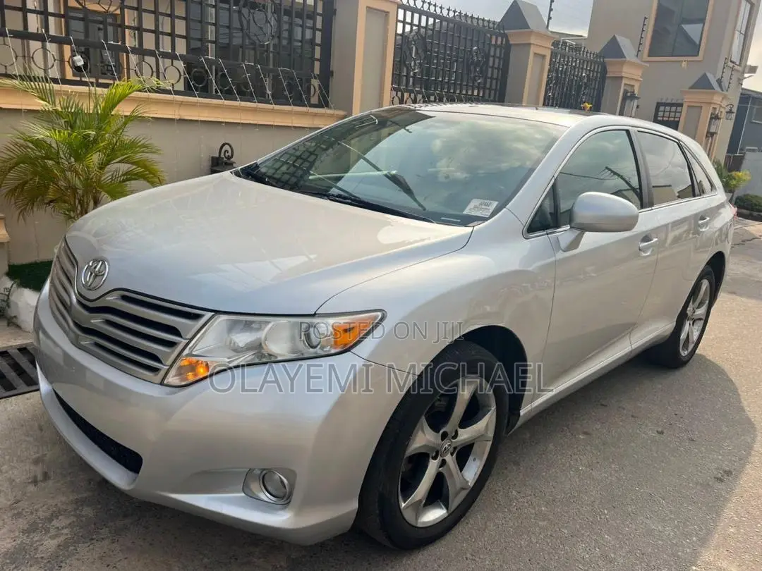 Toyota Venza V6 AWD 2010 Silver