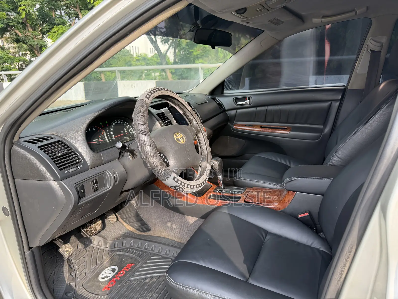 Toyota Camry XLE 4dr Sedan (2.4L 4cyl 4A) 2004 Silver