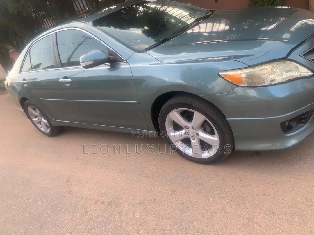 Toyota Camry 2010 Blue