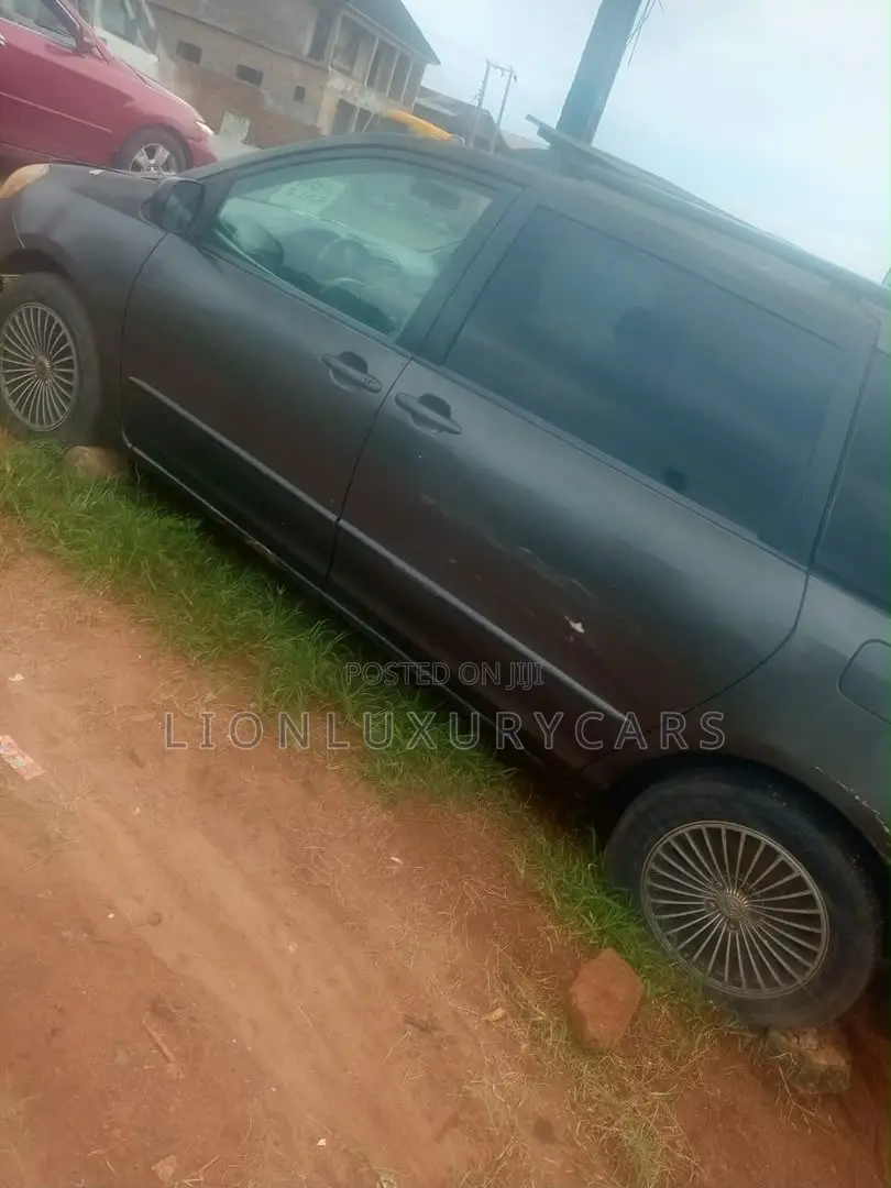 Toyota Sienna 2005 Black