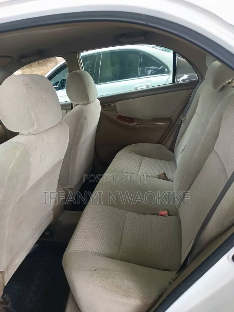 Toyota Corolla LE 2005 White