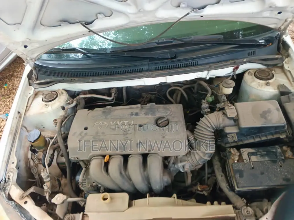 Toyota Corolla LE 2005 White