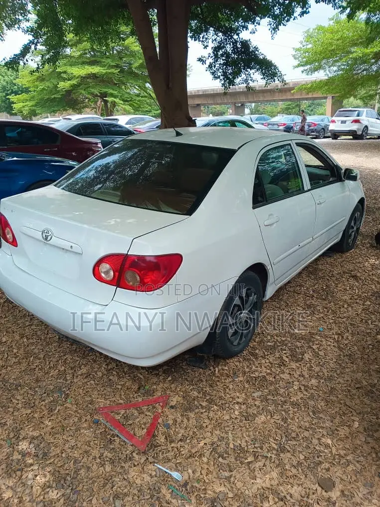 Toyota Corolla LE 2005 White