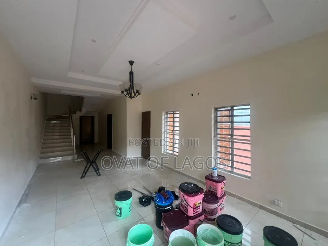 4bdrm Duplex in Ikota for sale