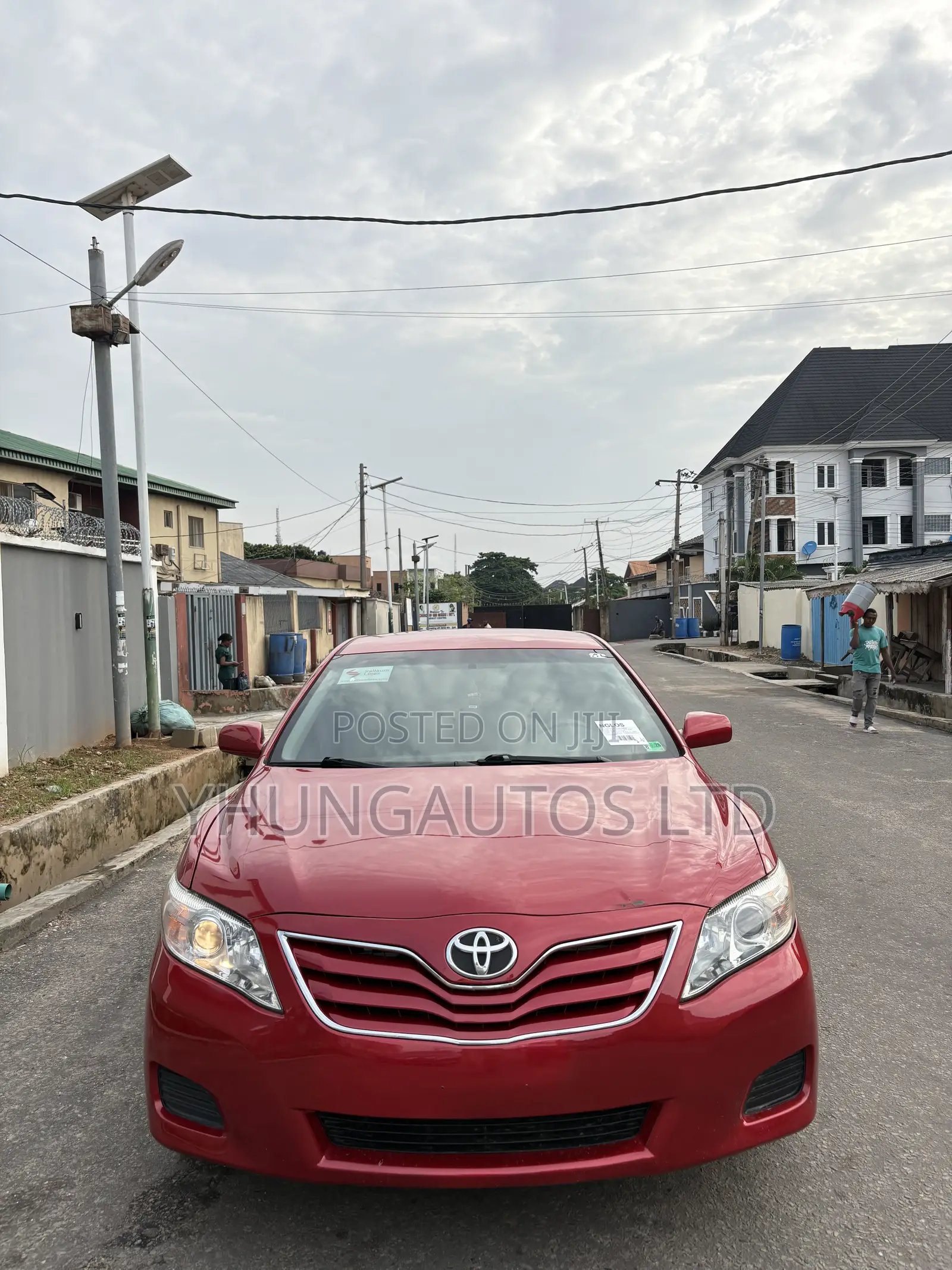 Toyota Camry LE 4dr Sedan (2.5L 4cyl 6A) 2011 Red