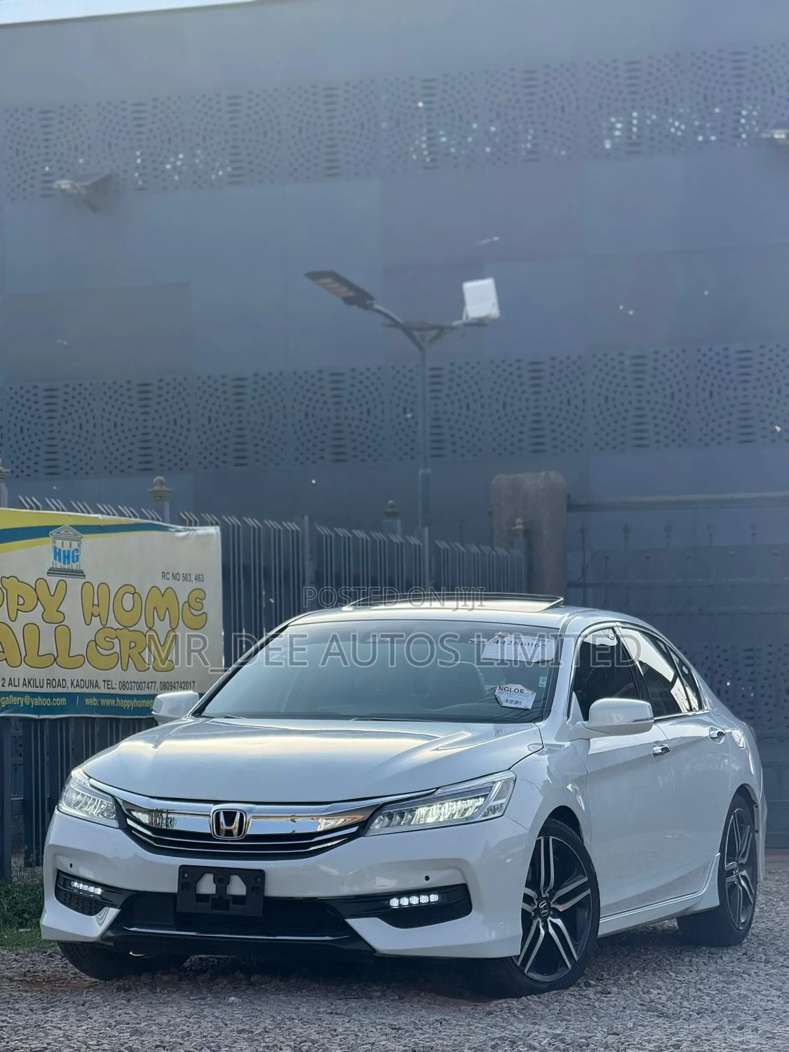 Honda Accord Touring V6 4dr Sedan FWD (3.5L 6cyl 6A) 2017 White