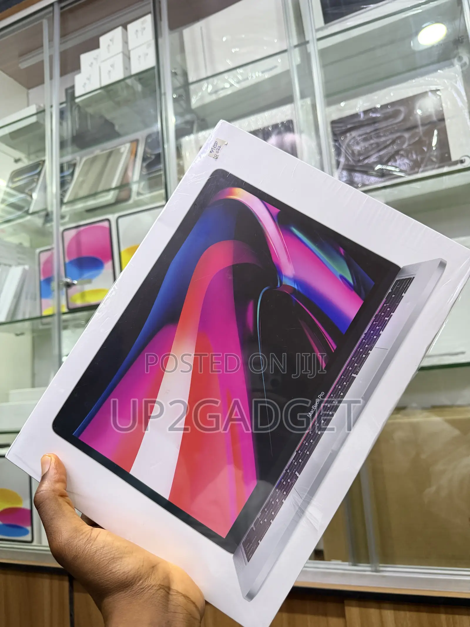 New Laptop Apple MacBook Air 2022 M2 8GB Apple M2 SSD 256GB
