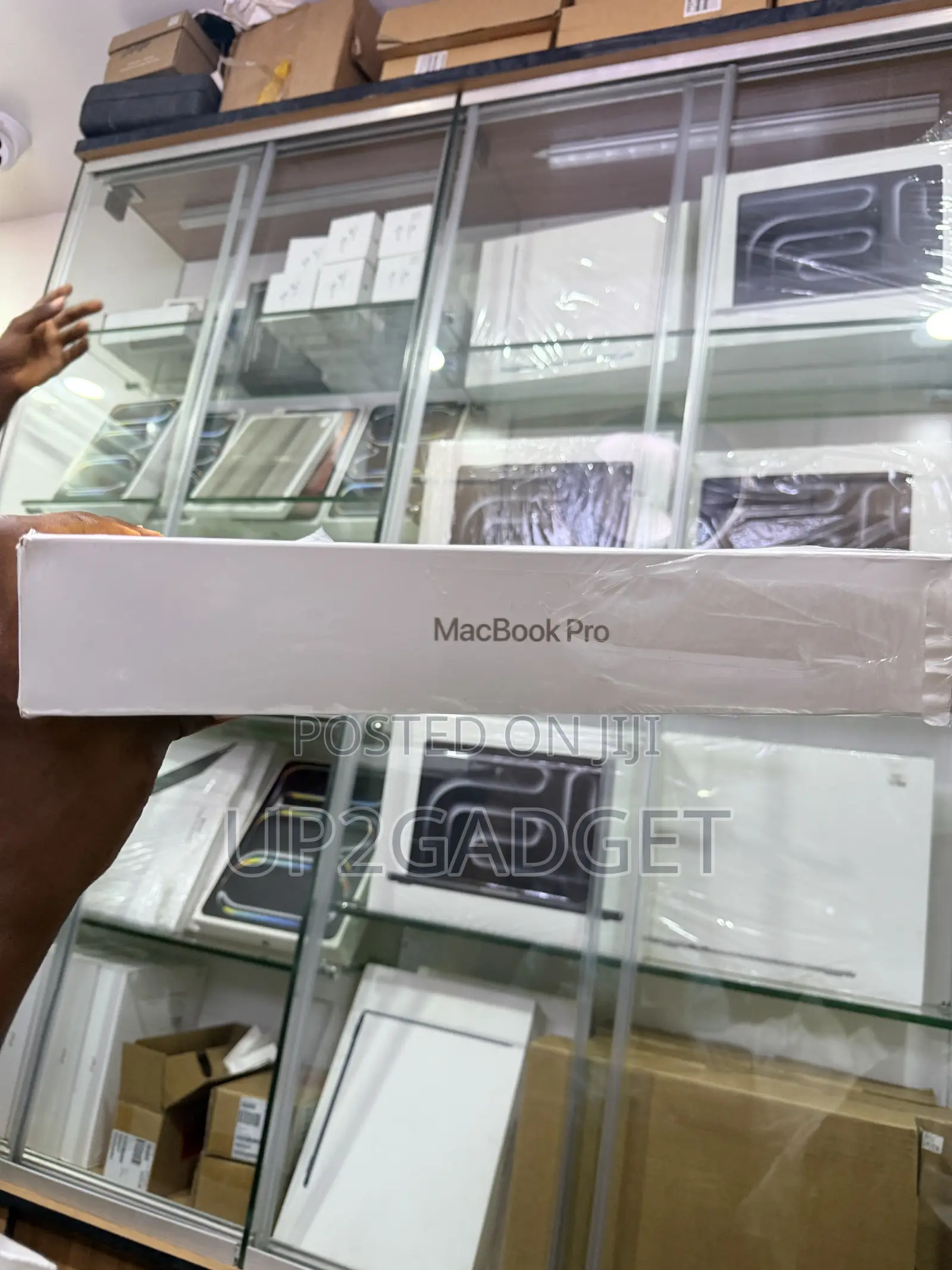 New Laptop Apple MacBook Air 2022 M2 8GB Apple M2 SSD 256GB