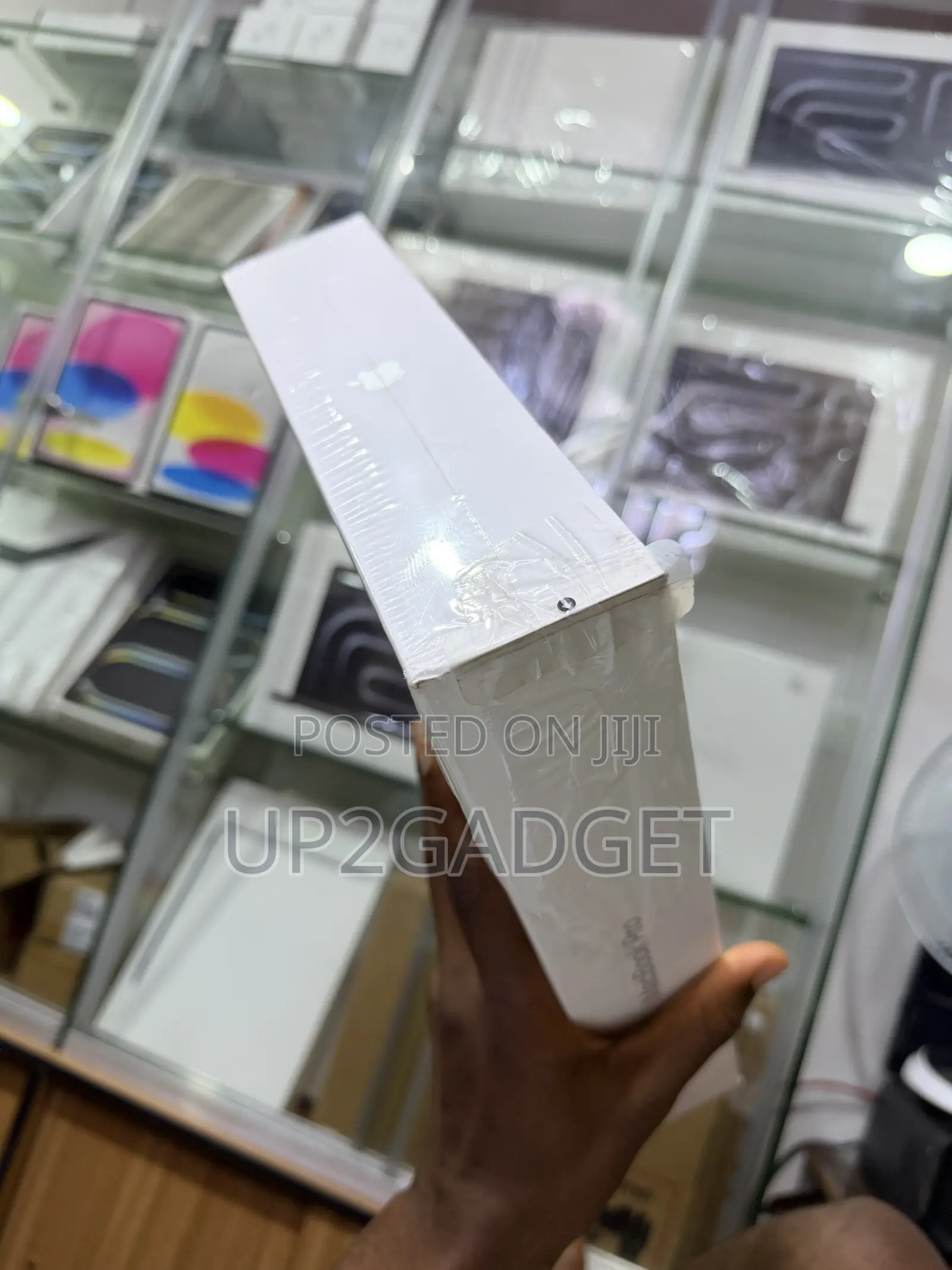 New Laptop Apple MacBook Air 2022 M2 8GB Apple M2 SSD 256GB