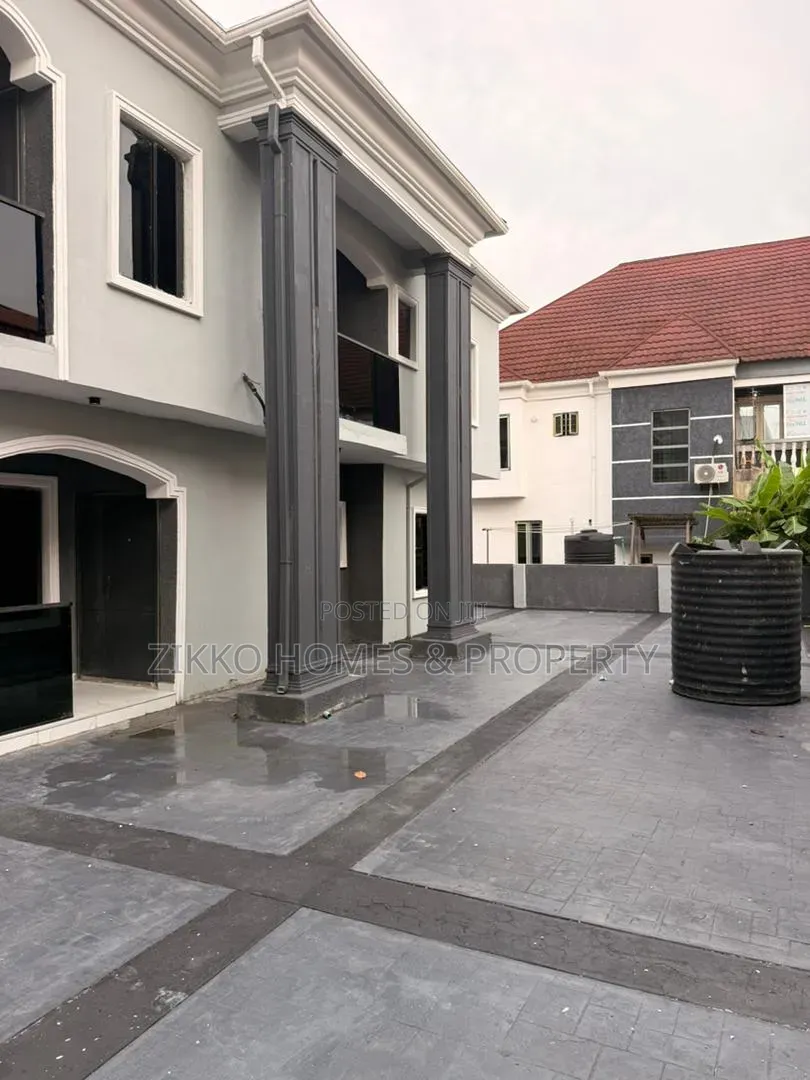 5bdrm Duplex in Sangotedo for sale