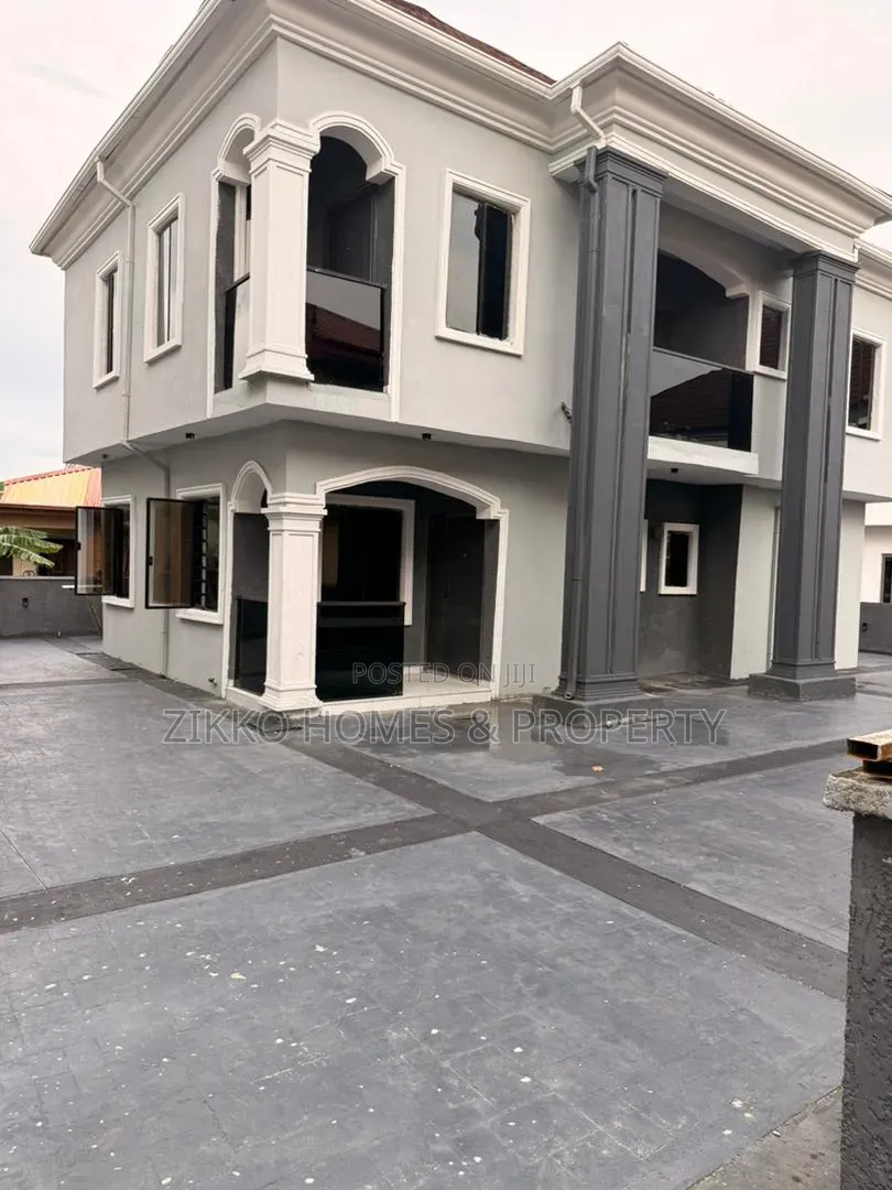 5bdrm Duplex in Sangotedo for sale