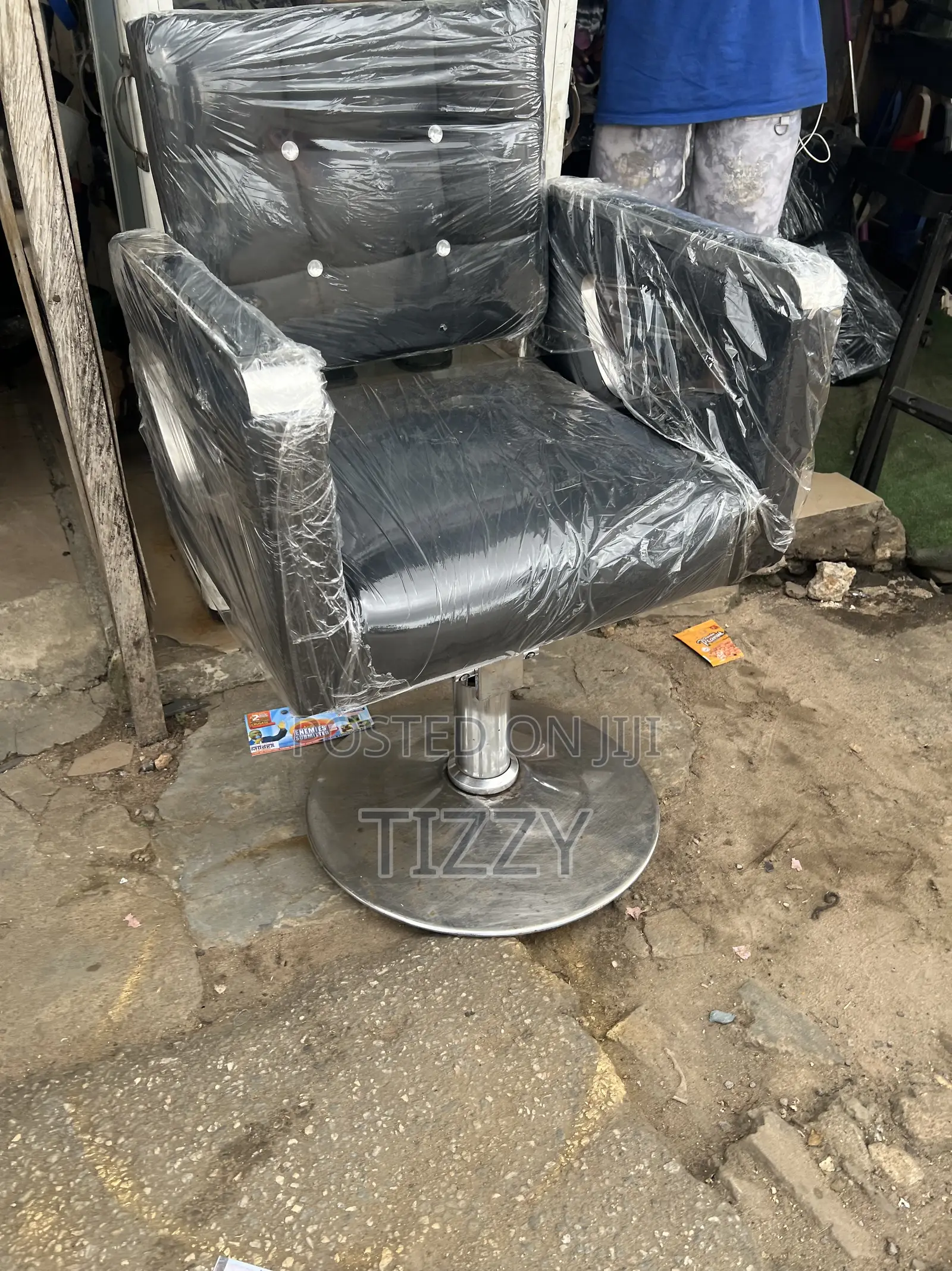 Barber Saloon Chair With Leg Raise