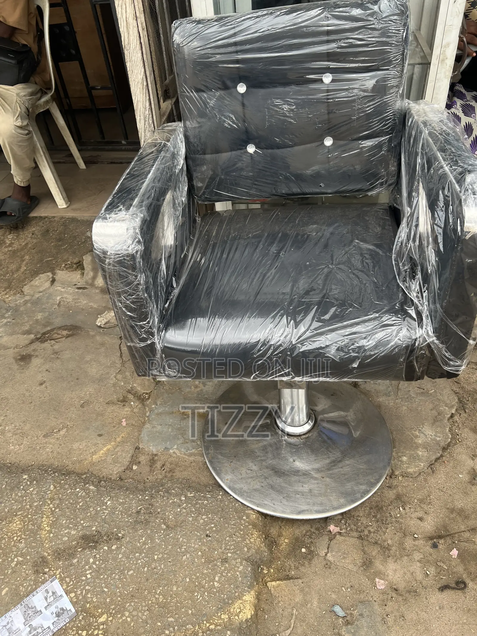 Barber Saloon Chair With Leg Raise
