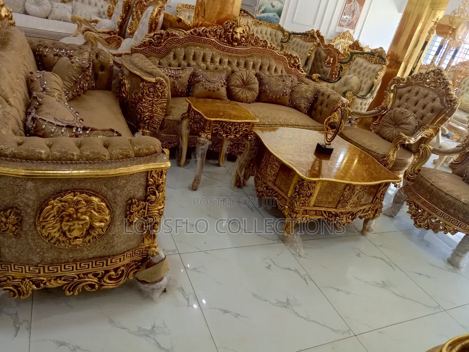 8 Seaters Italian Quality Fabric Royal Seating