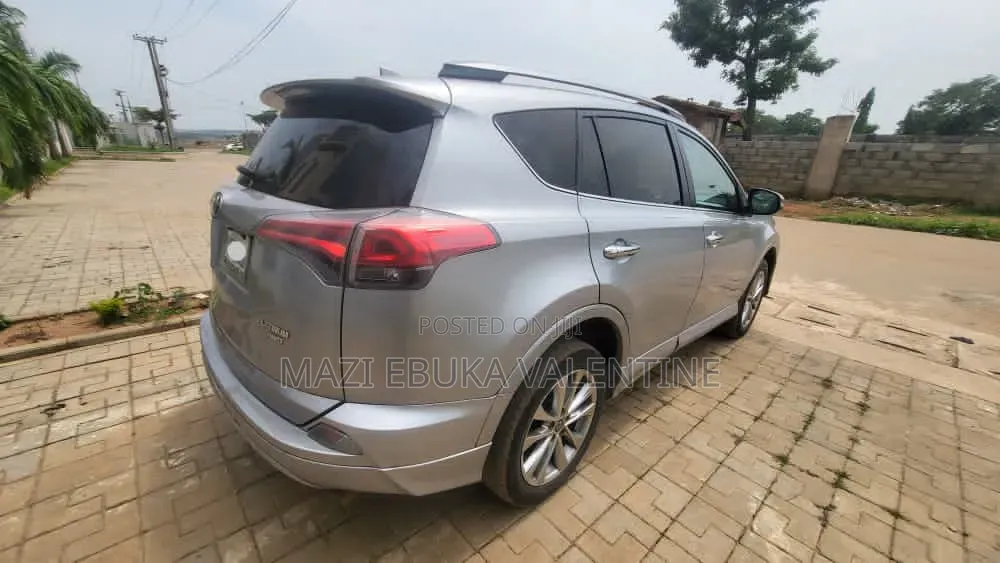 Toyota RAV4 2017 Silver