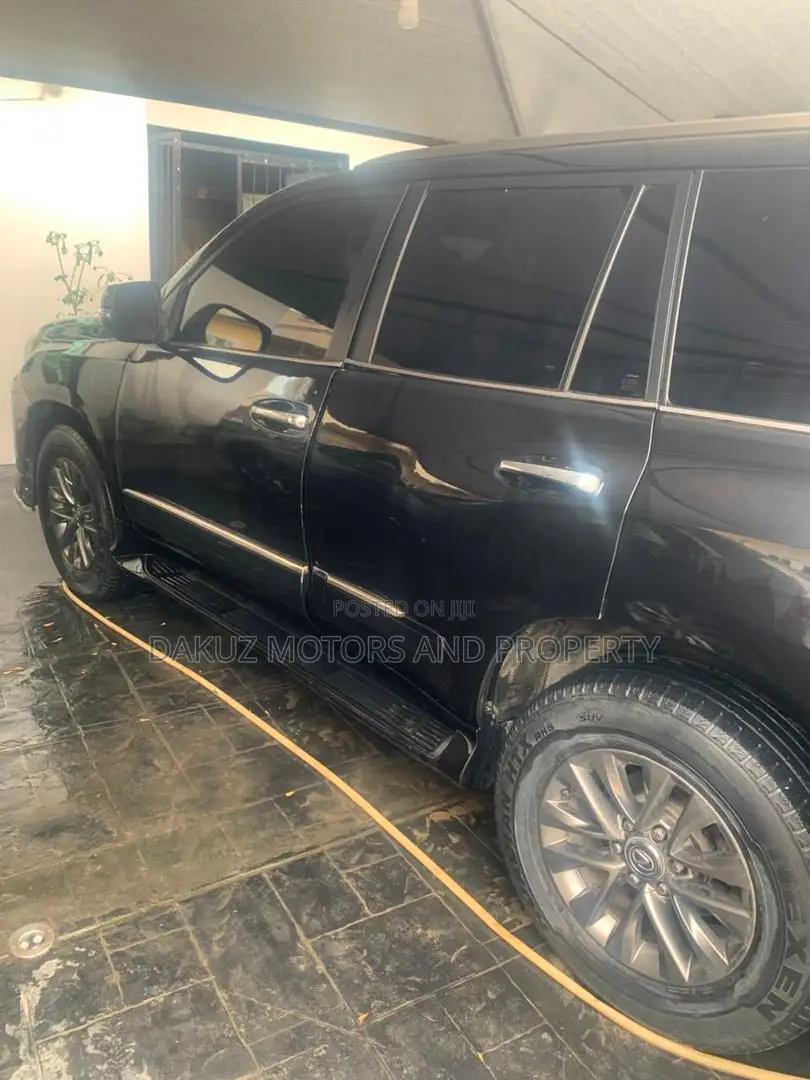 Lexus LX 2017 Black
