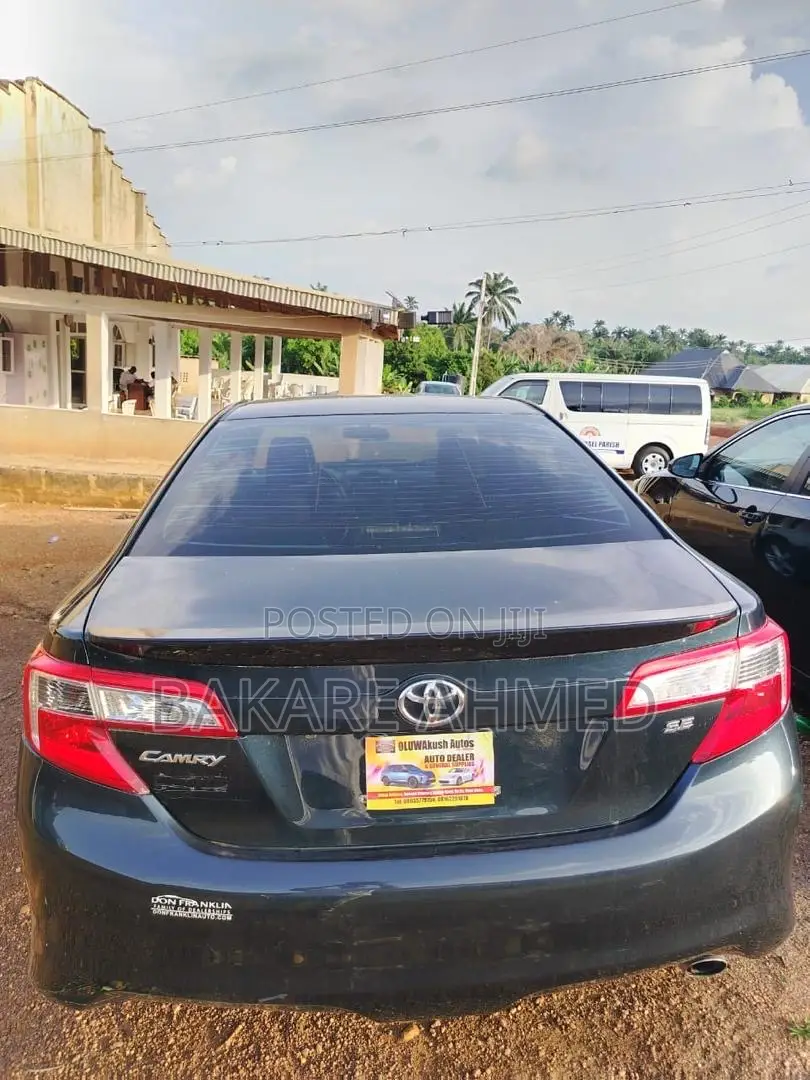 Toyota Camry SE 4dr Sedan (2.5L 4cyl 6A) 2014 Black