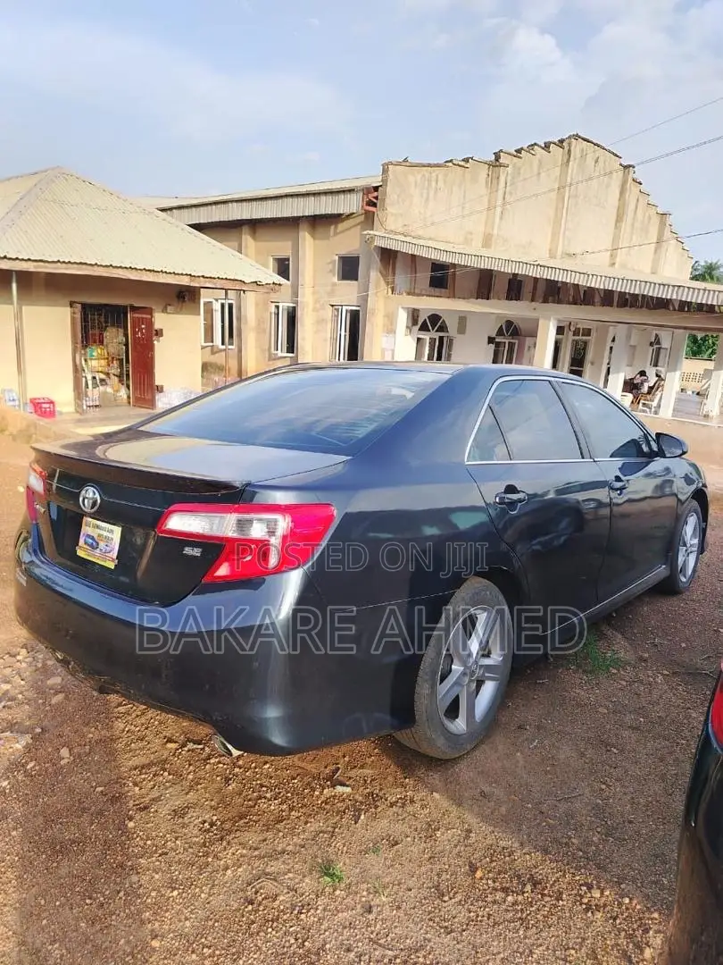 Toyota Camry SE 4dr Sedan (2.5L 4cyl 6A) 2014 Black