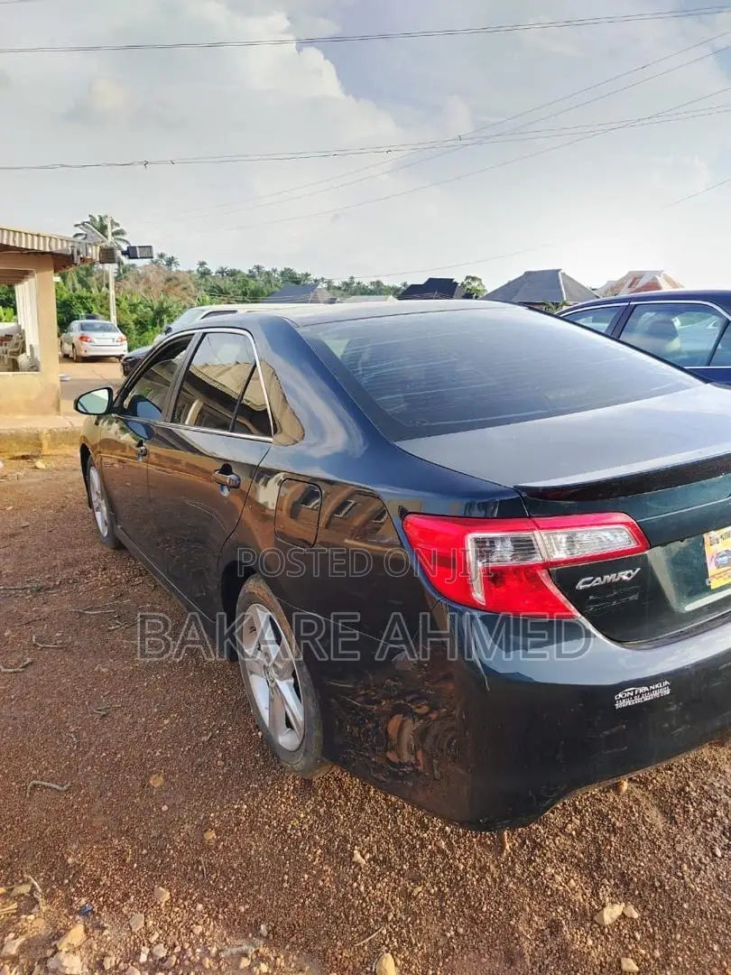 Toyota Camry SE 4dr Sedan (2.5L 4cyl 6A) 2014 Black
