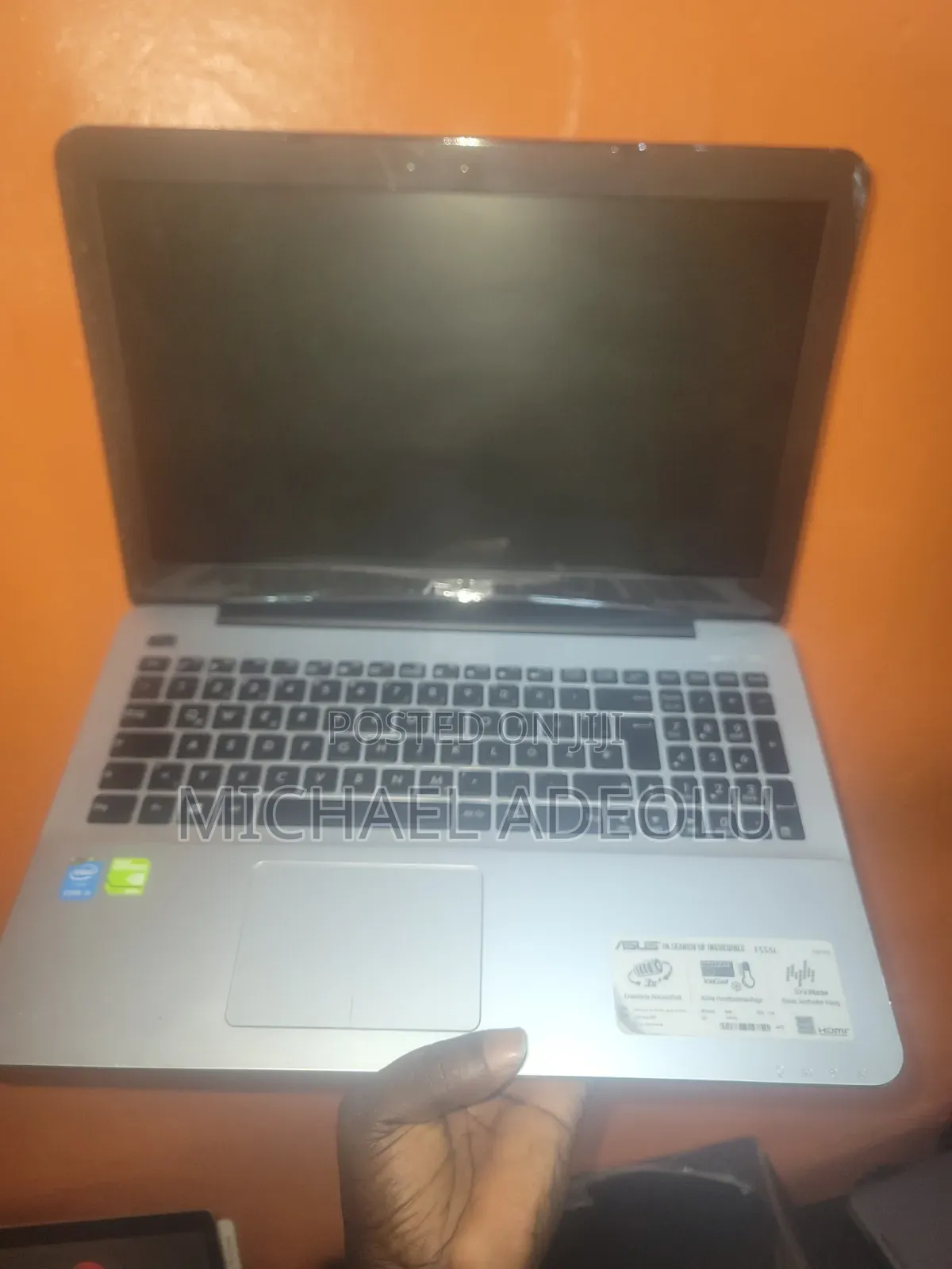 Laptop Asus X555LA 8GB Intel Core i5 HDD 500GB