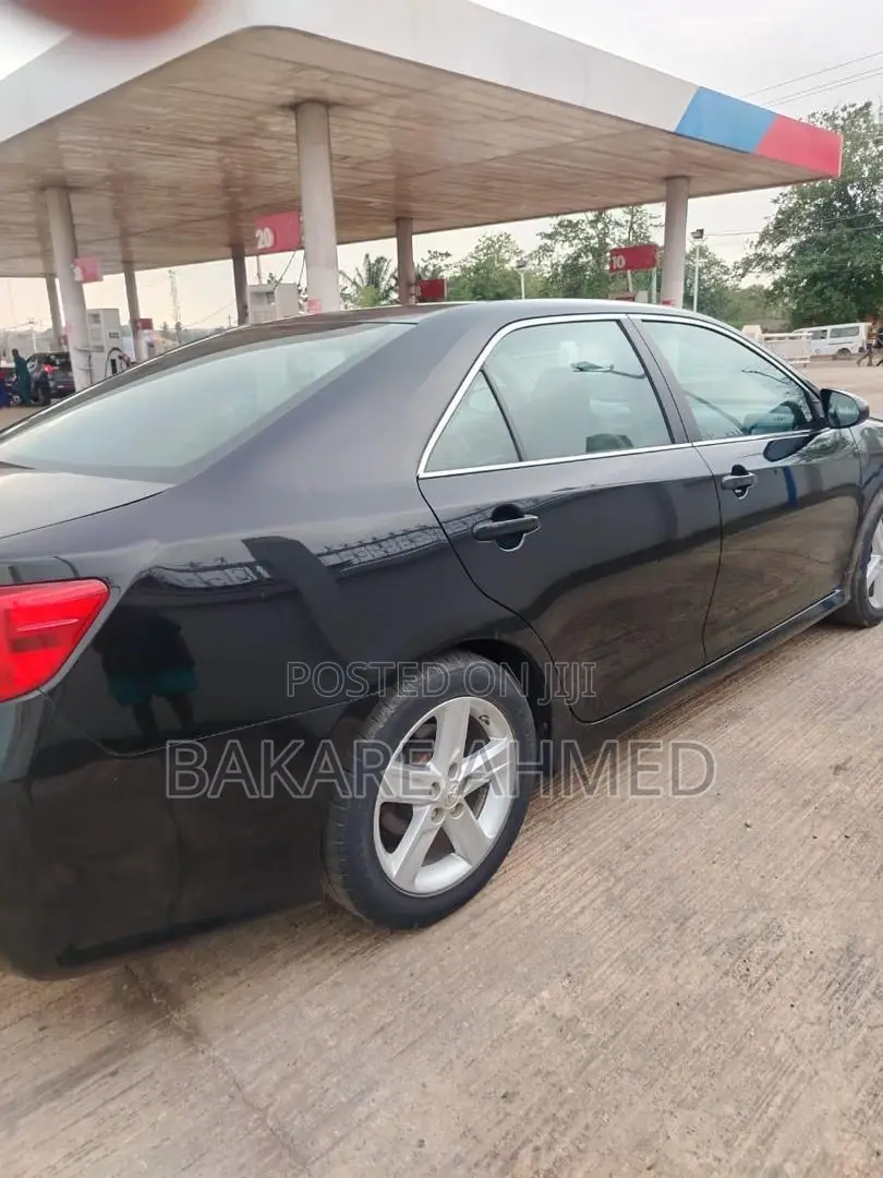 Toyota Camry SE 4dr Sedan (2.5L 4cyl 6A) 2013 Black