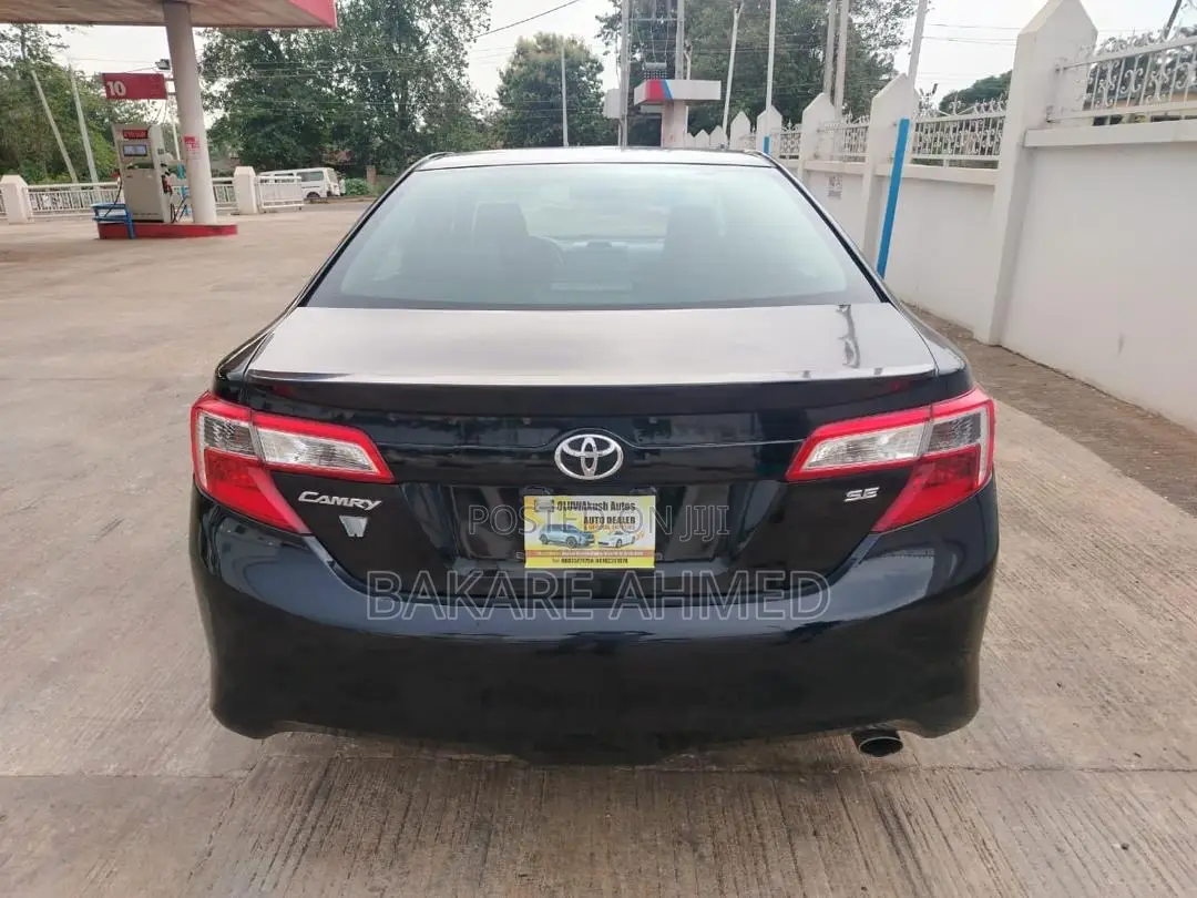 Toyota Camry SE 4dr Sedan (2.5L 4cyl 6A) 2013 Black