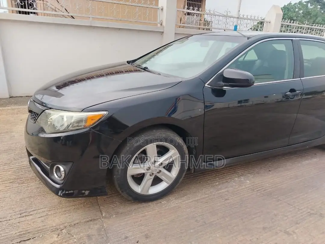 Toyota Camry SE 4dr Sedan (2.5L 4cyl 6A) 2013 Black
