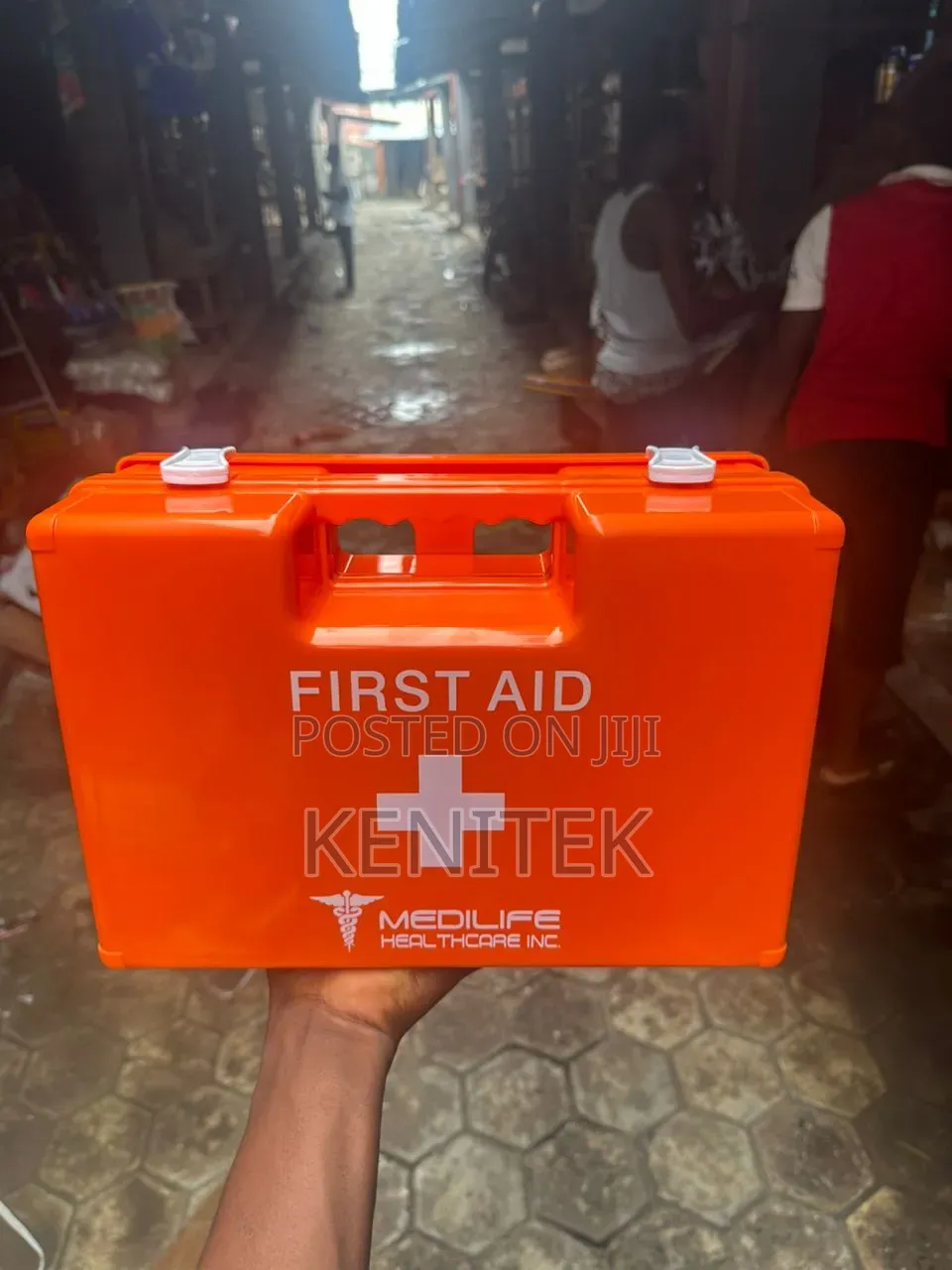 Portable First Aid Kit / Emergency Medical Kit (Hard Case)