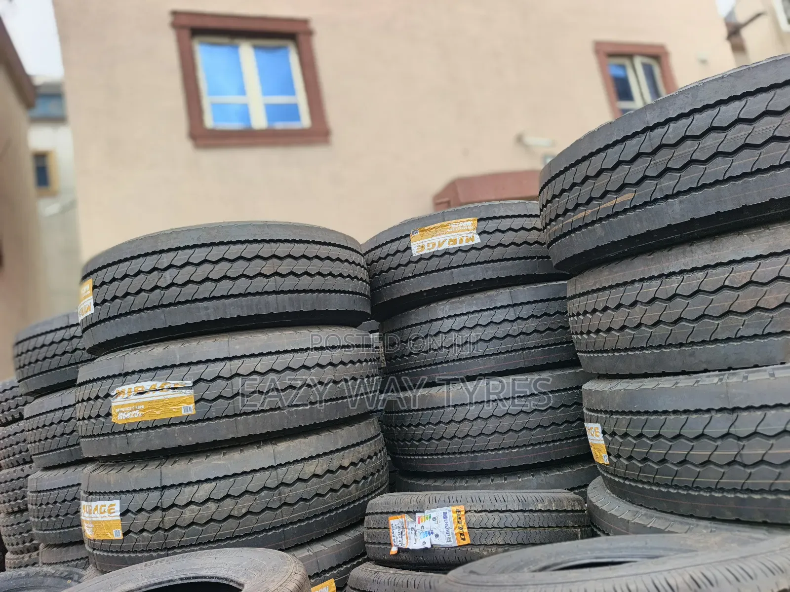Truck Tyres and All Kinds Sizes of Tyres