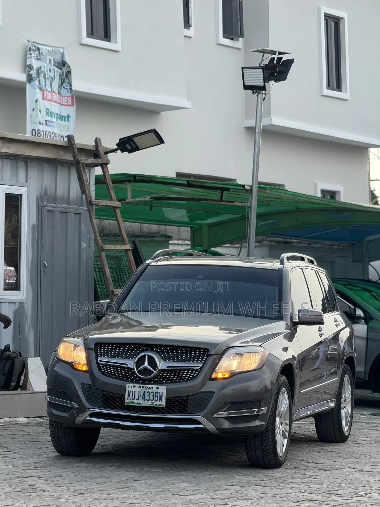 Mercedes-Benz GLK-Class 350 SUV 2013 Gray
