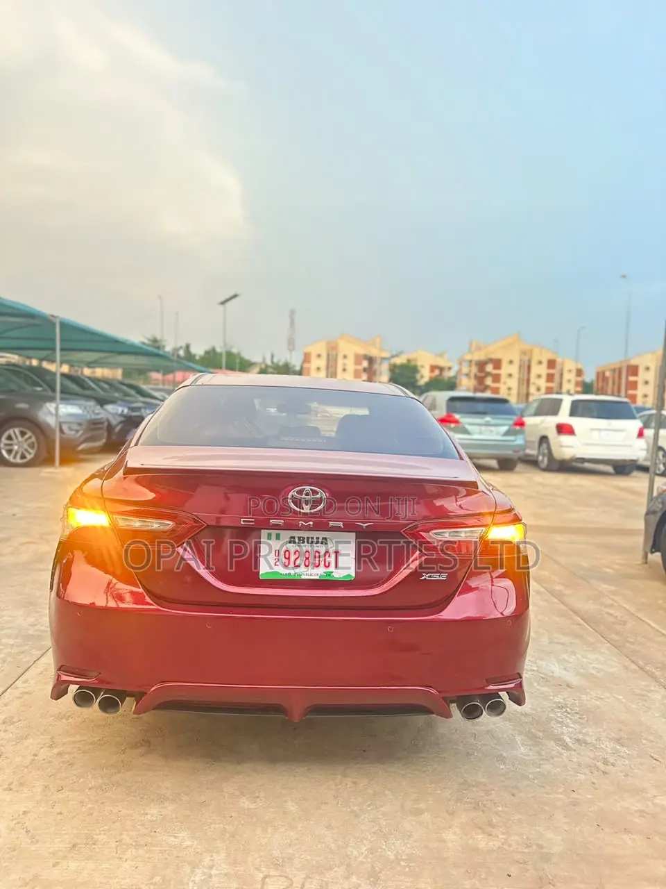 Toyota Camry XLE 4dr Sedan (2.5L 4cyl 6A) 2017 Red