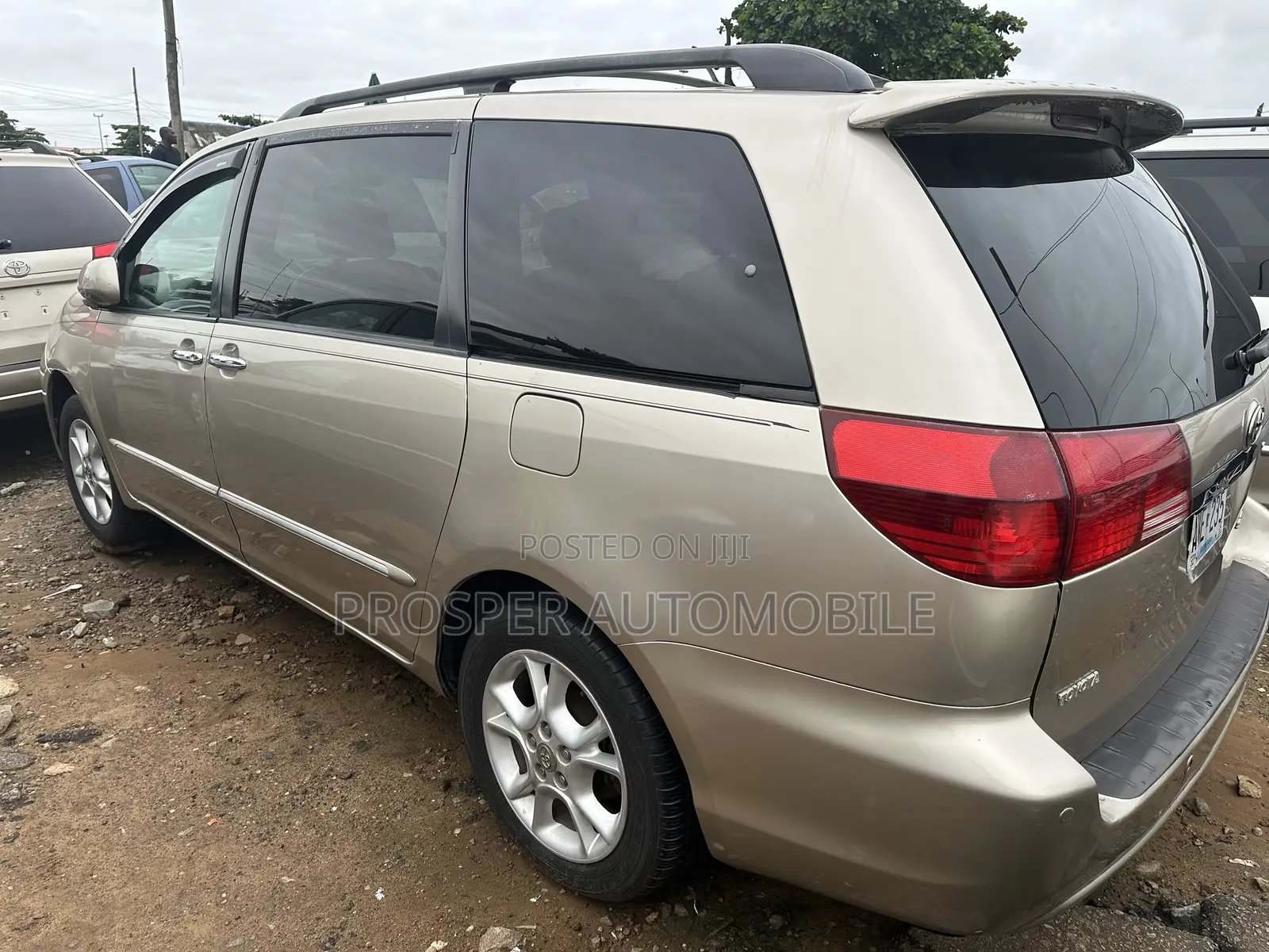 Toyota Sienna XLE AWD 2005 Gold