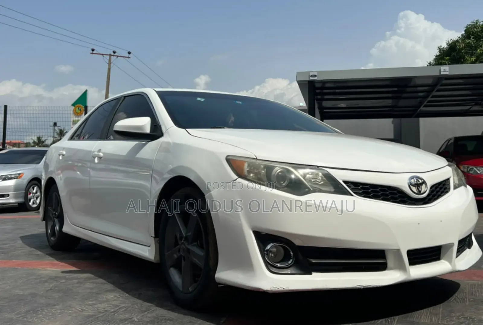 Toyota Camry SE 4dr Sedan (2.5L 4cyl 6A) 2013 Off white