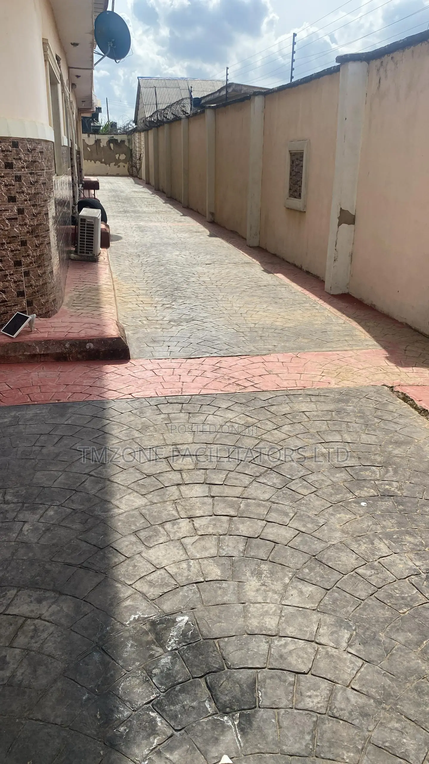 Furnished 5bdrm Duplex in Ishuti Road Igando for sale