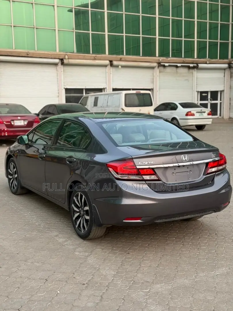 Honda Civic EX-L w/Navigation 4dr Sedan (1.8L 4cyl CVT) 2015 Gray